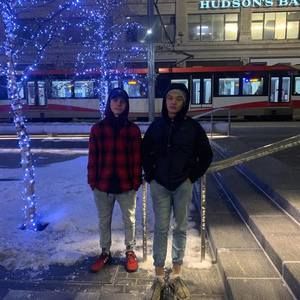 Meet your Posher, Devin